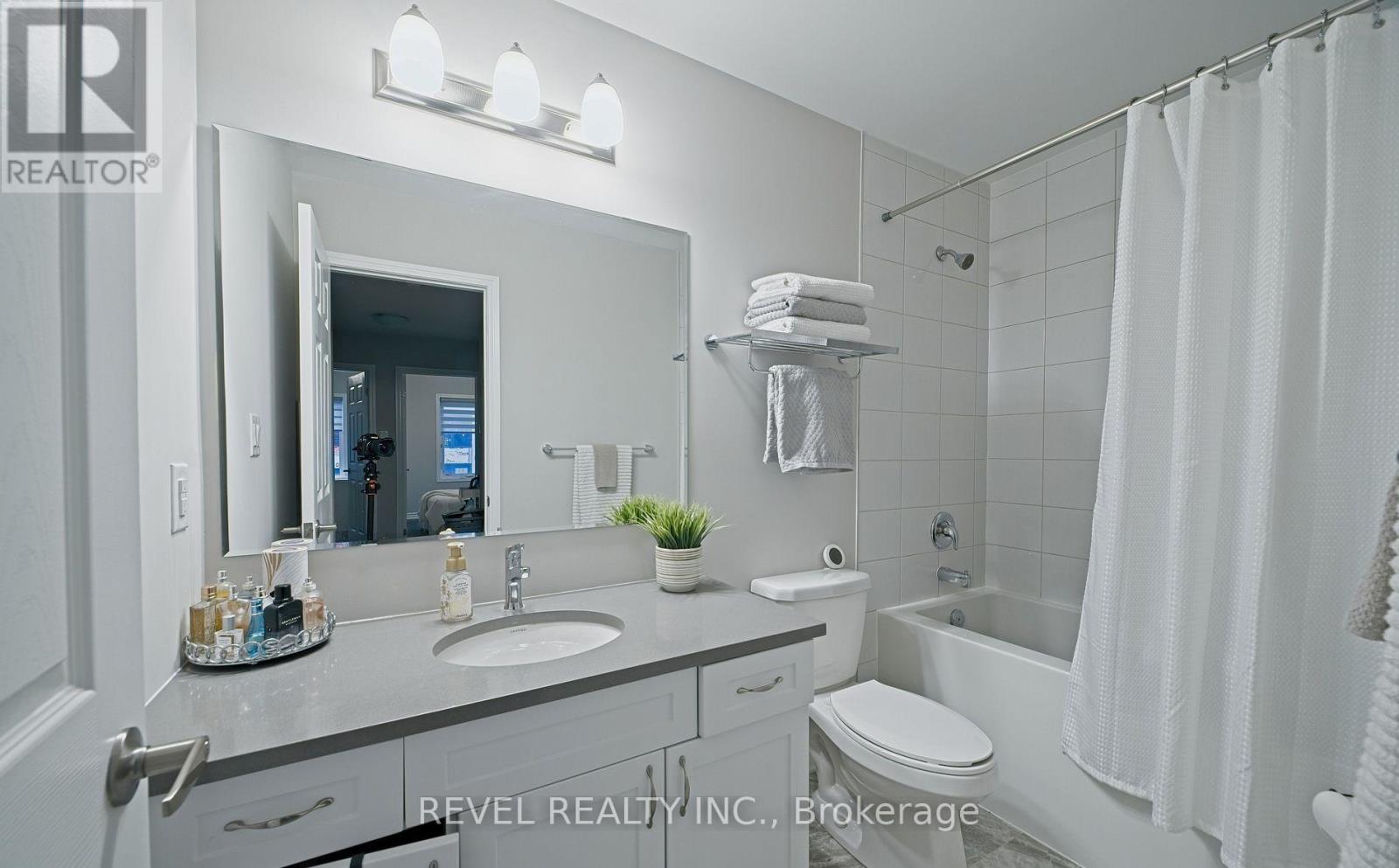 468 Bellflower Court, Milton, Ontario  L9E 1W4 - Photo 15 - W12758594