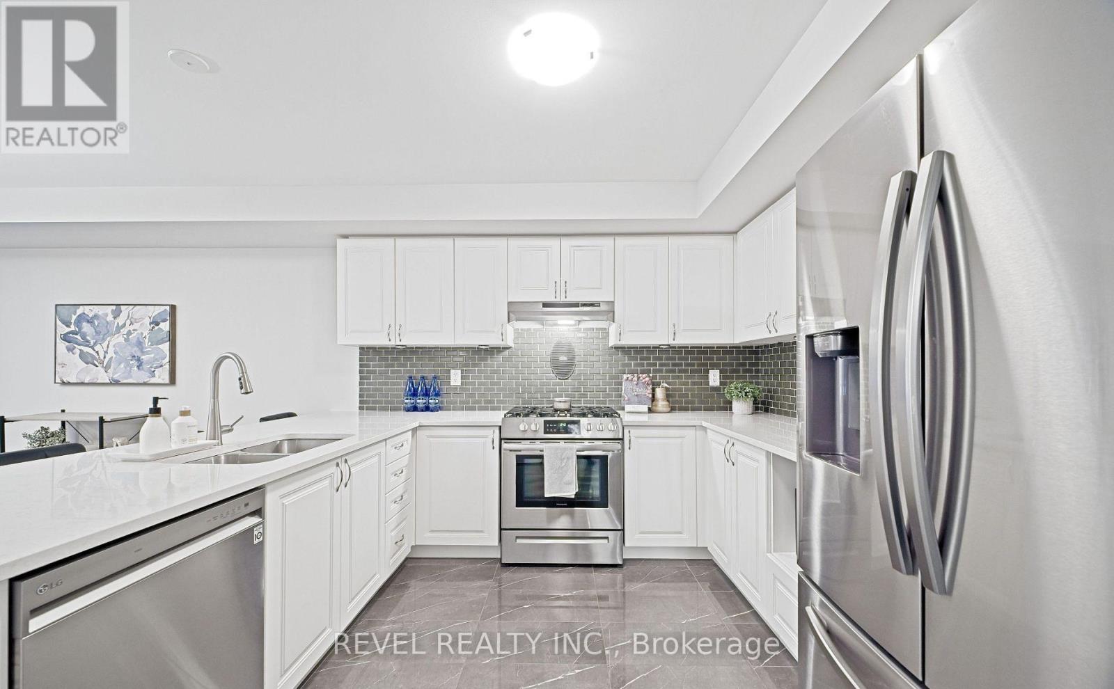 468 Bellflower Court, Milton, Ontario  L9E 1W4 - Photo 7 - W12758594