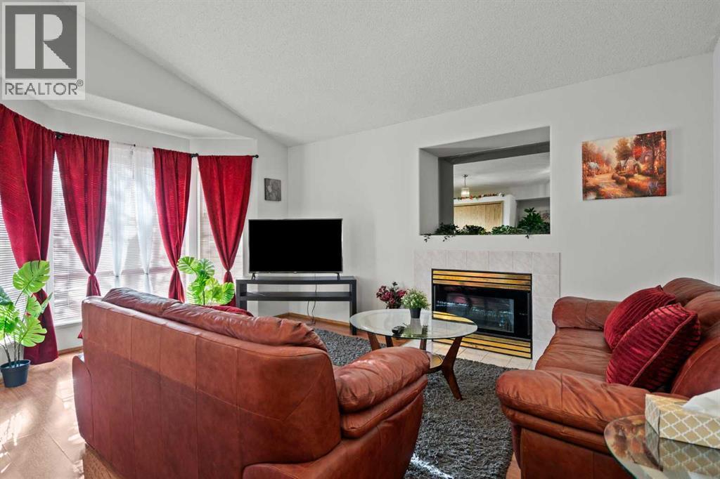 6938 Laguna Way Ne, Calgary, Alberta  T1Y 6W2 - Photo 6 - A2271088