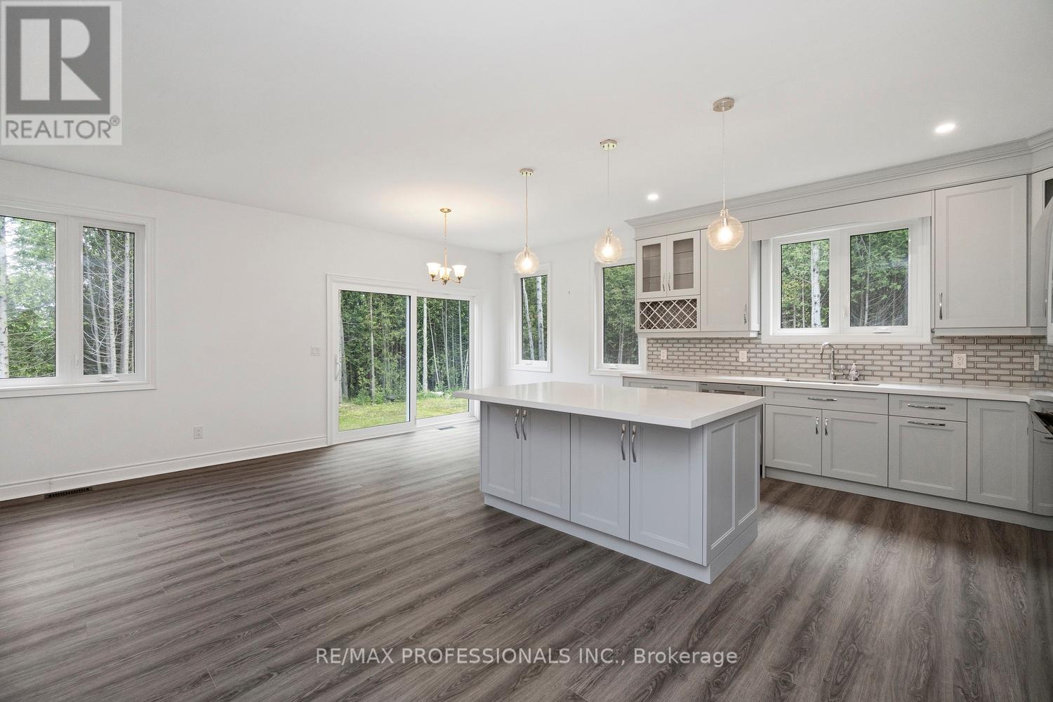 734565 West Back Line, Grey Highlands, Ontario  N0C 1H0 - Photo 19 - X12332379