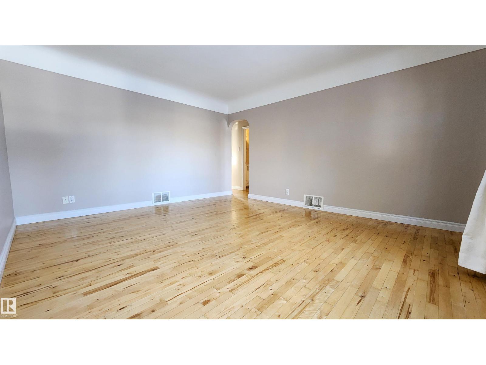 9239 92 St Nw, Edmonton, Alberta  T6C 3R4 - Photo 13 - E4466236