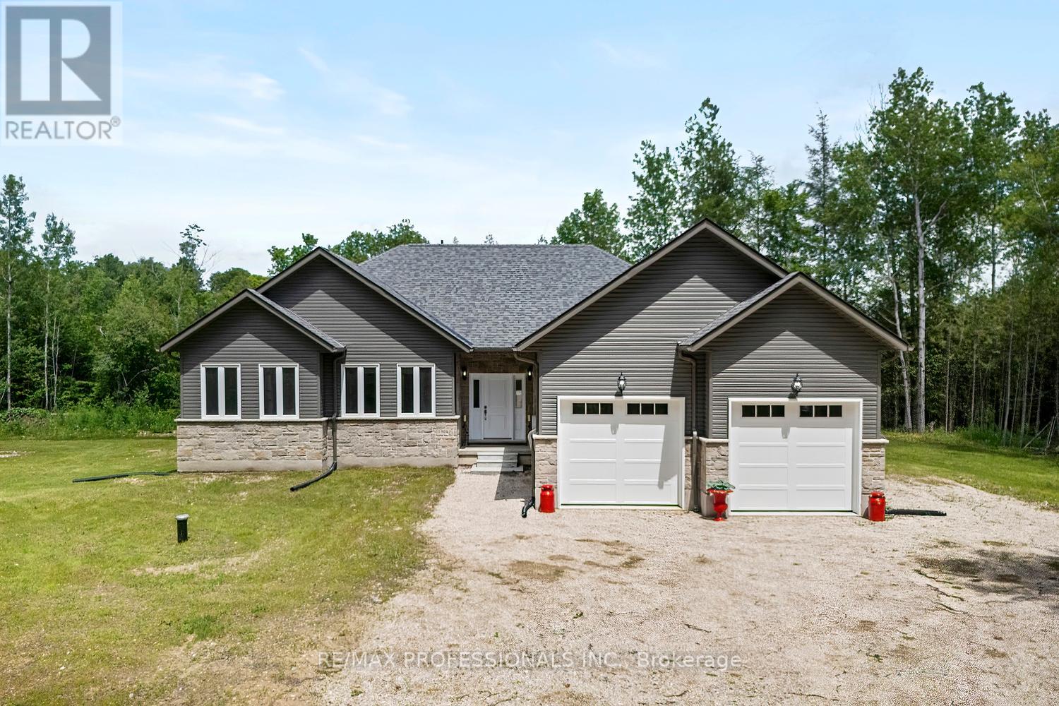 734565 West Back Line, Grey Highlands, Ontario  N0C 1H0 - Photo 2 - X12332379