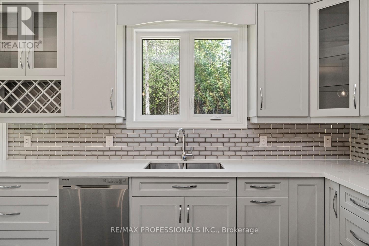 734565 West Back Line, Grey Highlands, Ontario  N0C 1H0 - Photo 21 - X12332379