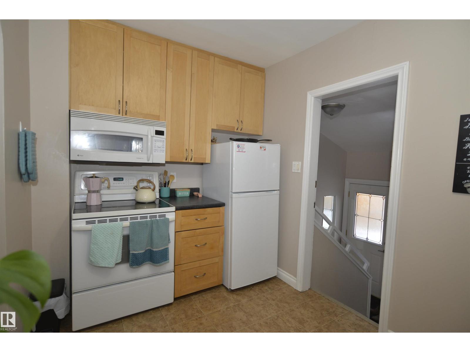 9239 92 St Nw, Edmonton, Alberta  T6C 3R4 - Photo 18 - E4466236