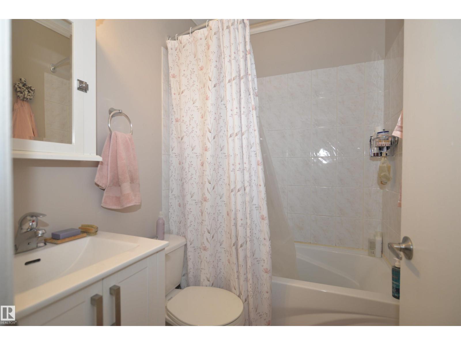 9239 92 St Nw, Edmonton, Alberta  T6C 3R4 - Photo 22 - E4466236