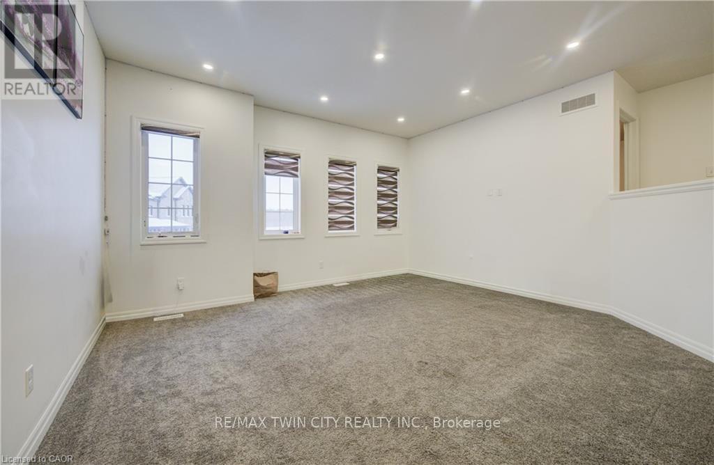 82 Castlebay Street, Kitchener, Ontario  N2R 1W6 - Photo 22 - X12759084