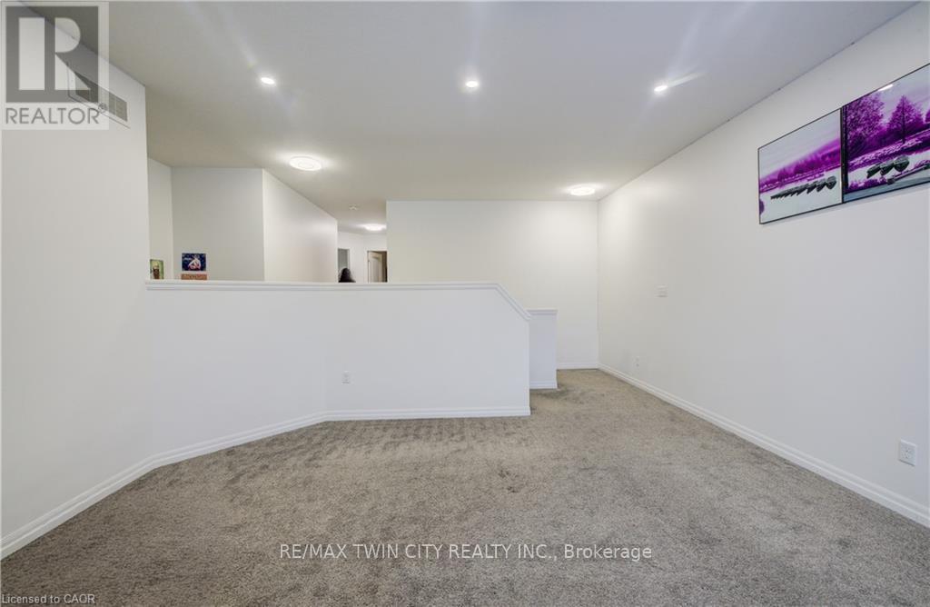 82 Castlebay Street, Kitchener, Ontario  N2R 1W6 - Photo 23 - X12759084