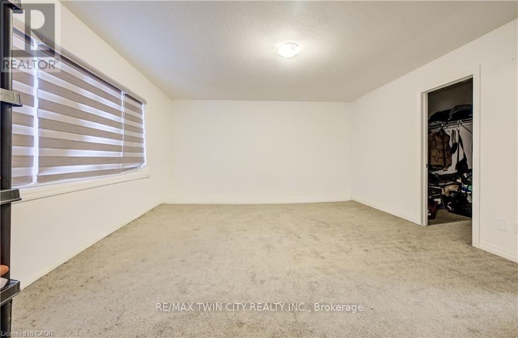 82 Castlebay Street, Kitchener, Ontario  N2R 1W6 - Photo 32 - X12759084