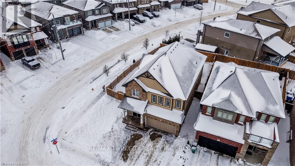 82 Castlebay Street, Kitchener, Ontario  N2R 1W6 - Photo 38 - X12759084