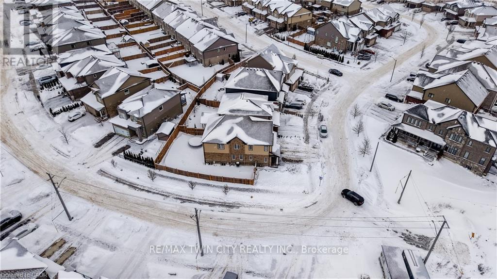 82 Castlebay Street, Kitchener, Ontario  N2R 1W6 - Photo 40 - X12759084