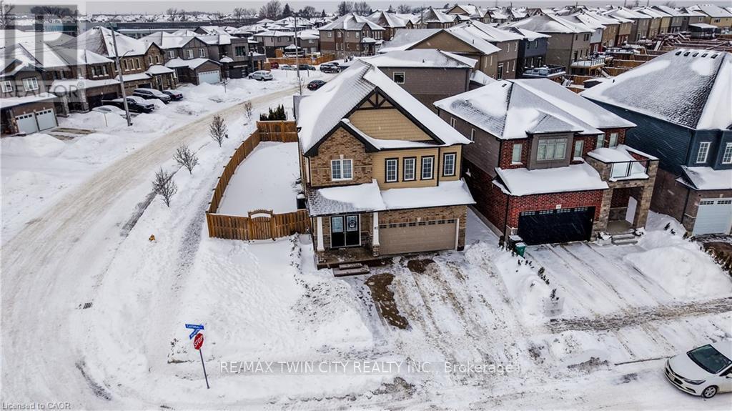 82 Castlebay Street, Kitchener, Ontario  N2R 1W6 - Photo 41 - X12759084