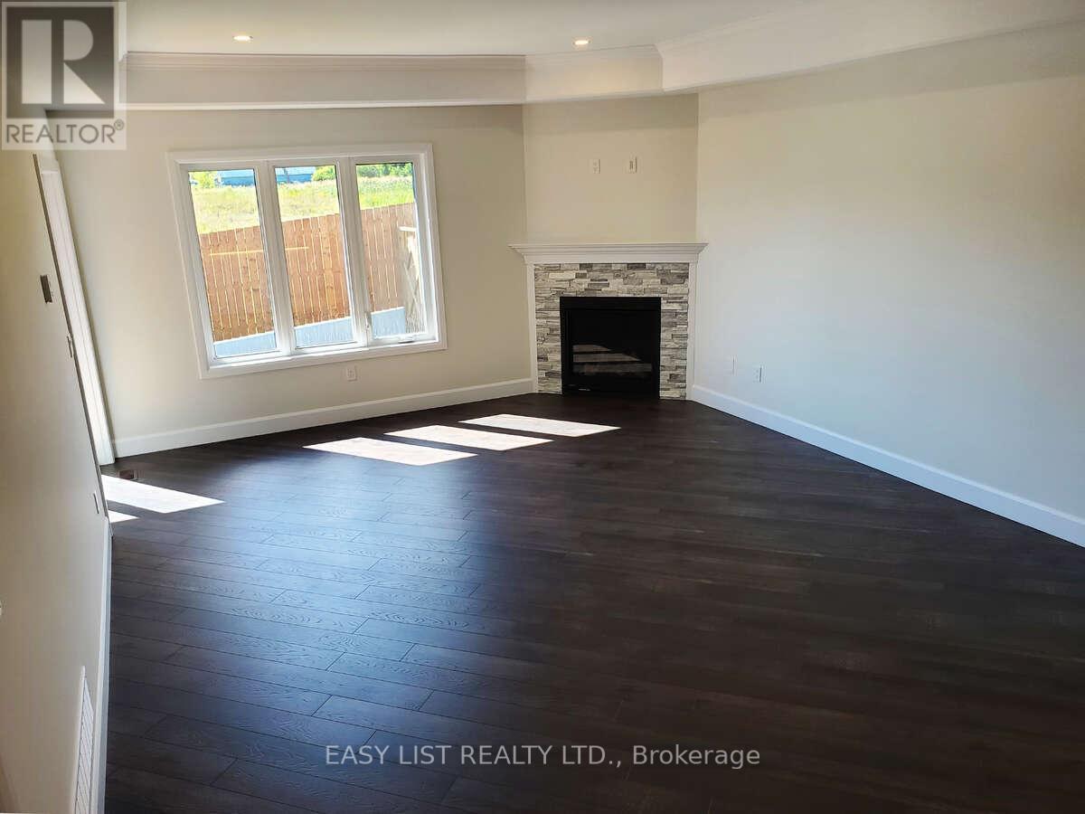 152 Wilmer Avenue, Gananoque, Ontario  K7G 3C3 - Photo 3 - X12759098