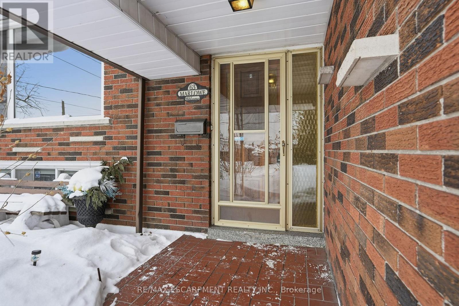 63 Marlowe Drive, Hamilton, Ontario  L9C 2H8 - Photo 2 - X12759162