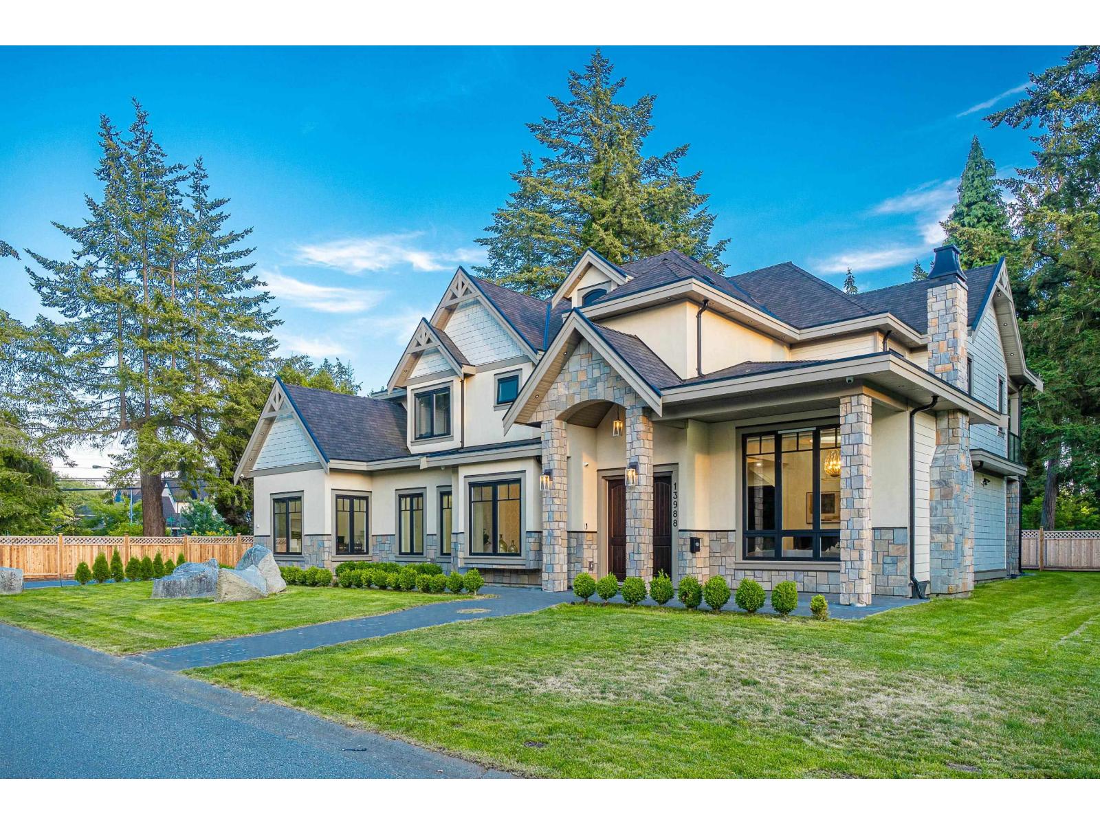 13988 20a Avenue, Surrey, British Columbia  V4A 4H5 - Photo 3 - R3086715