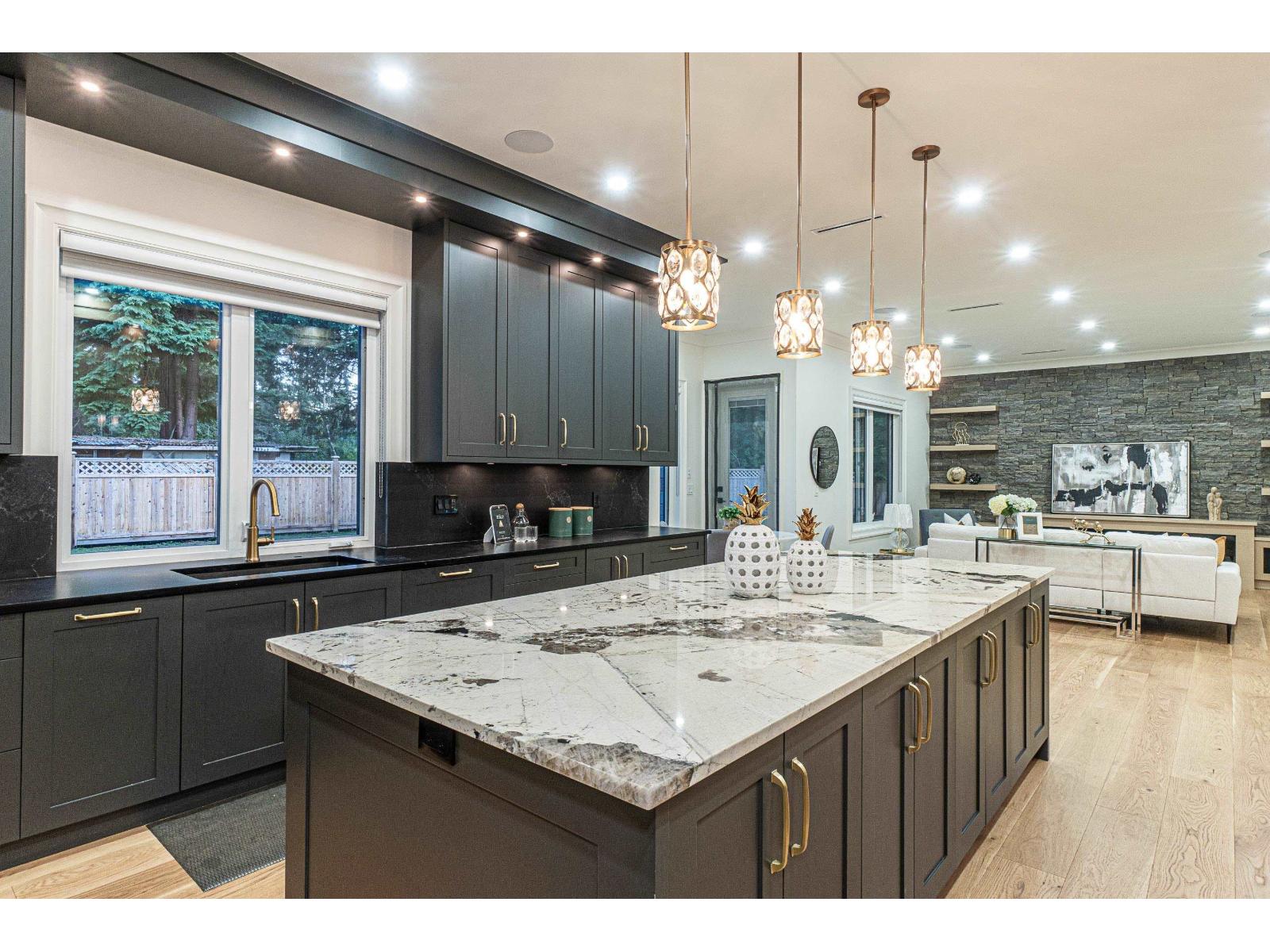 13988 20a Avenue, Surrey, British Columbia  V4A 4H5 - Photo 8 - R3086715