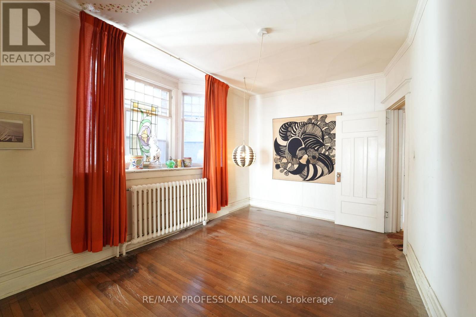 68 Dixon Avenue, Toronto, Ontario  M4L 1N6 - Photo 7 - E12754434