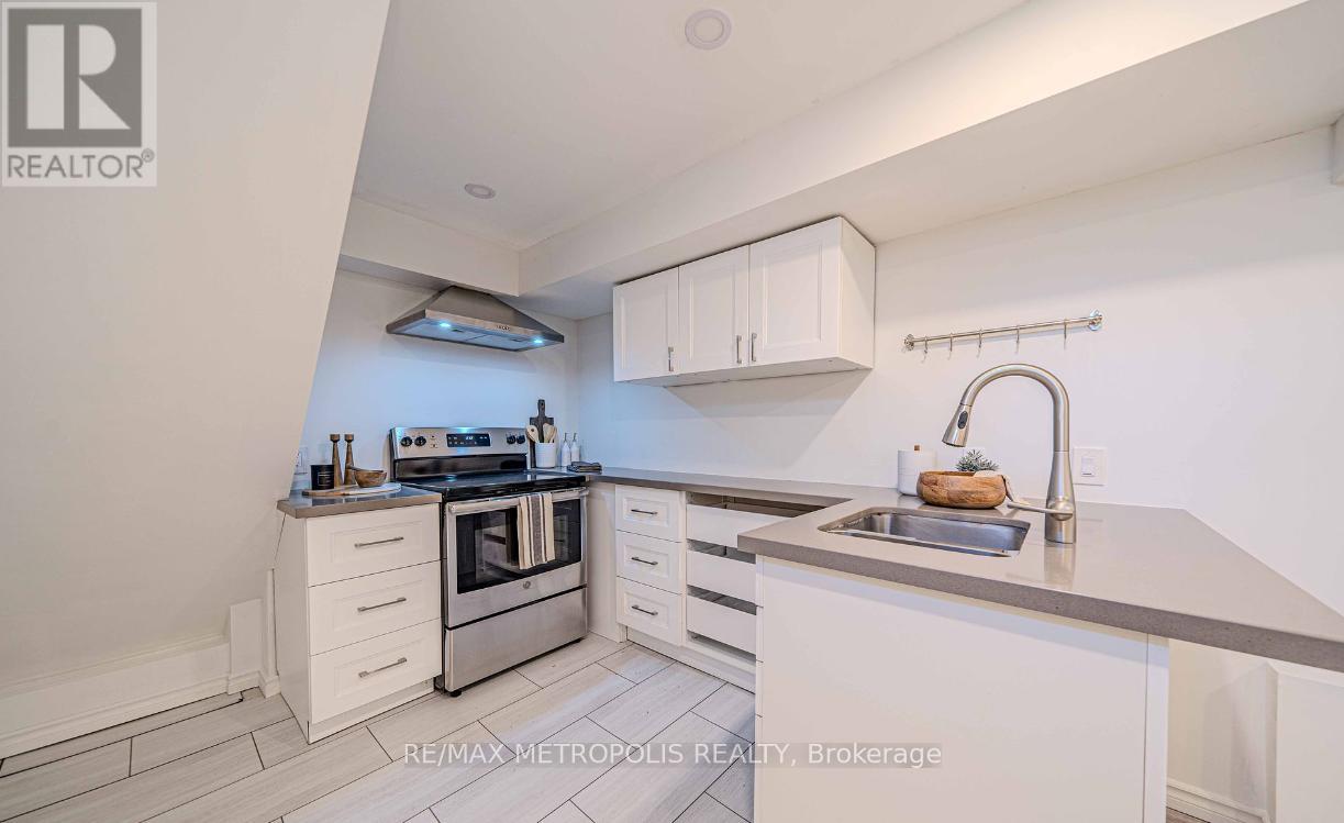 Lower - 378 Daytona Court, Oshawa, Ontario  L1K 1H9 - Photo 8 - E12757690