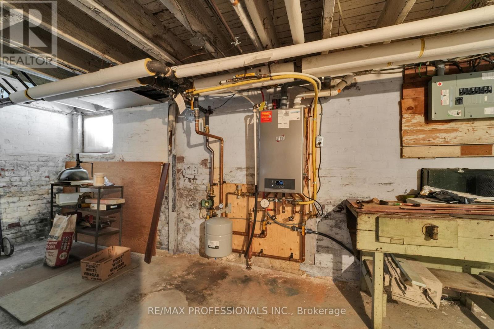 68 Dixon Avenue, Toronto, Ontario  M4L 1N6 - Photo 34 - E12754434