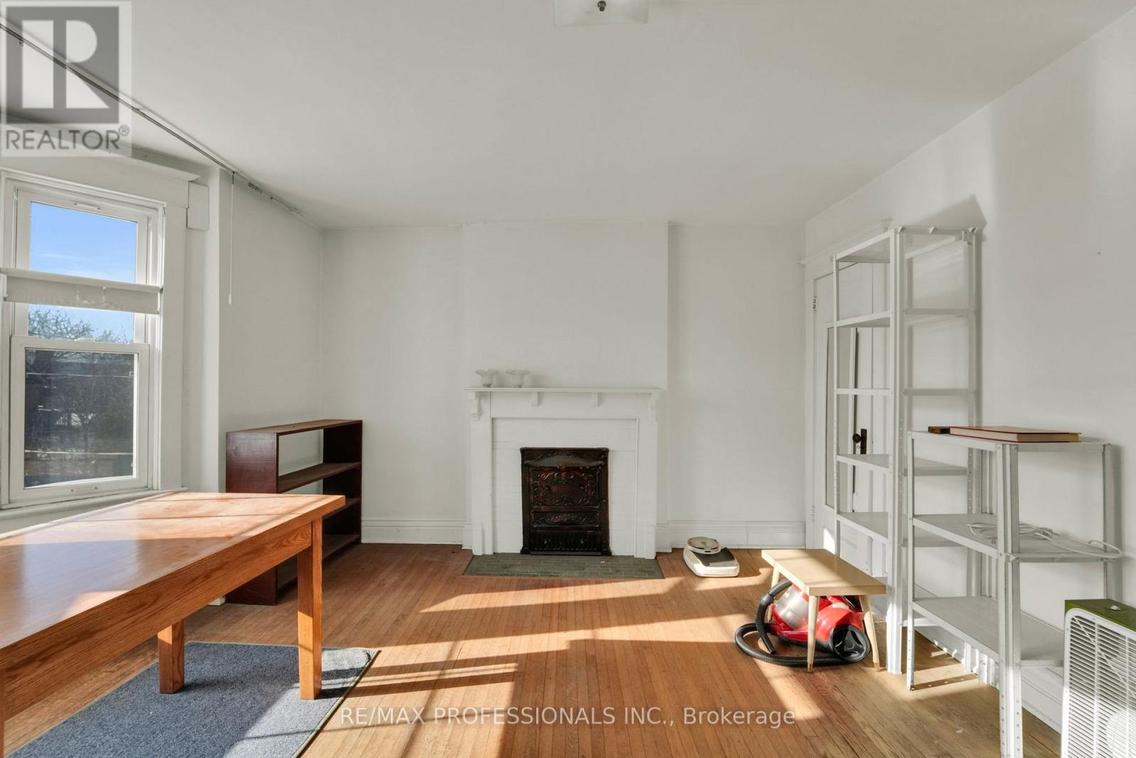 68 Dixon Avenue, Toronto, Ontario  M4L 1N6 - Photo 22 - E12754434