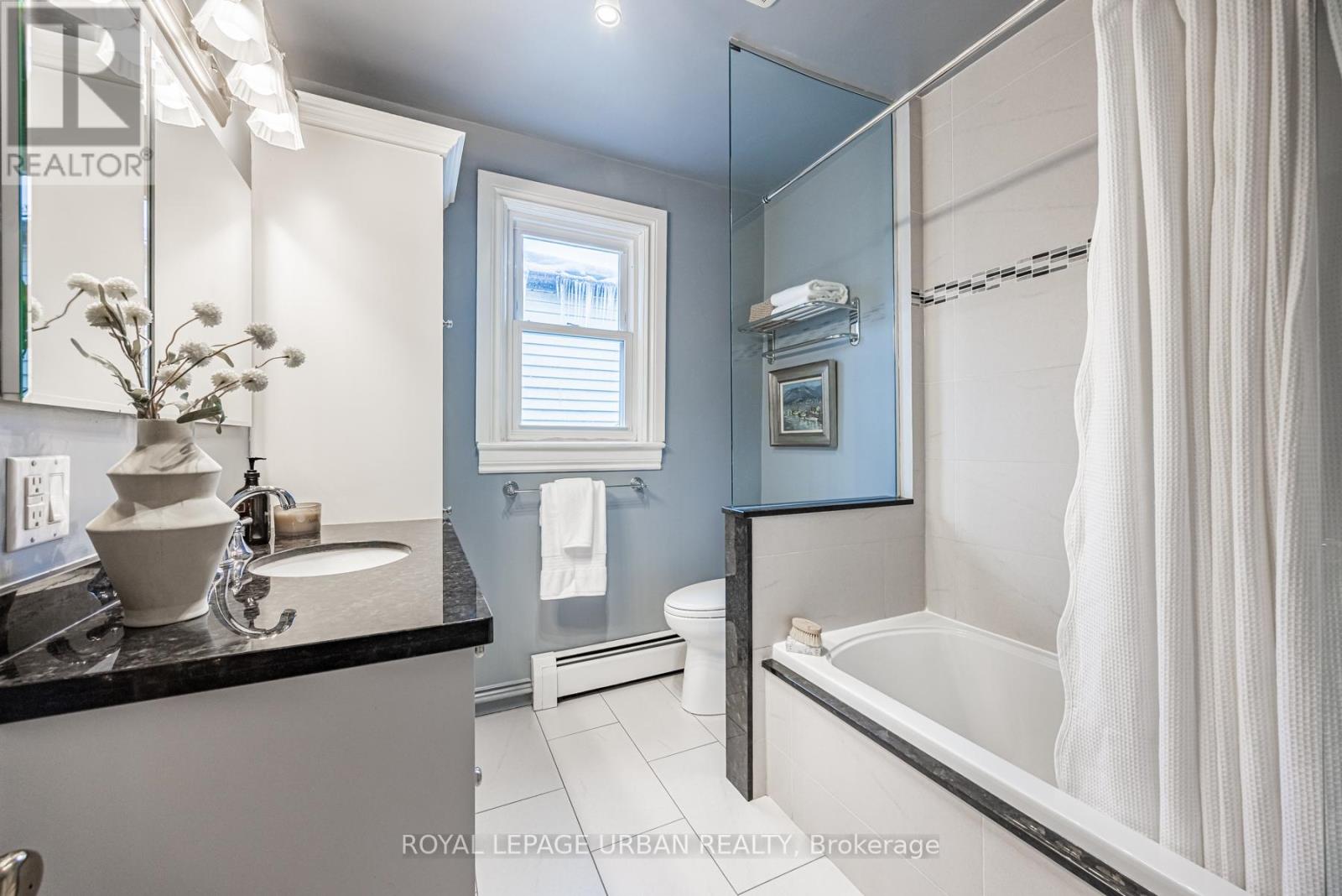 707 Greenwood Avenue, Toronto, Ontario  M4J 4B6 - Photo 18 - E12752532