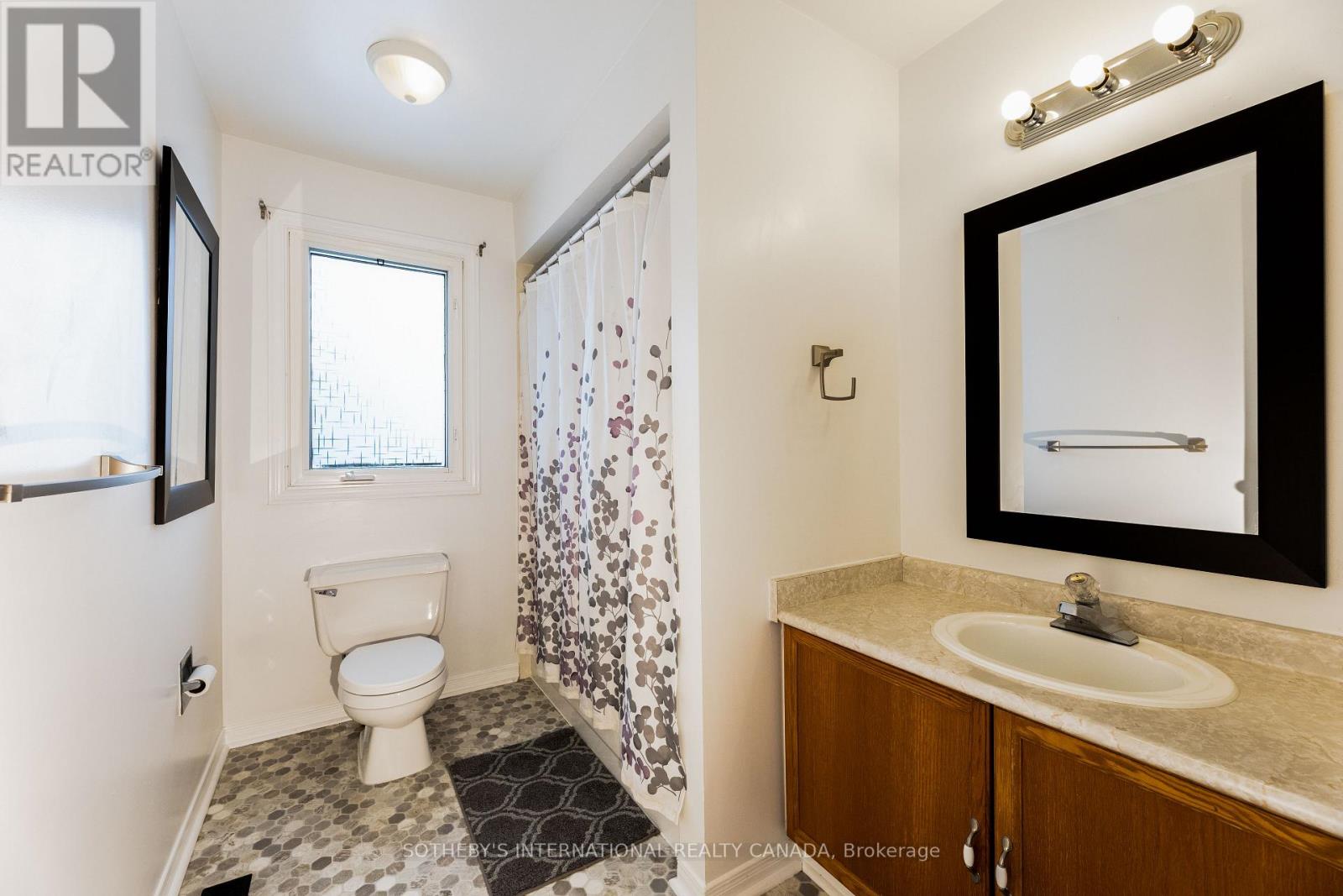 36 Ailsa Drive, Georgina, Ontario  L4P 3N5 - Photo 24 - N12758238