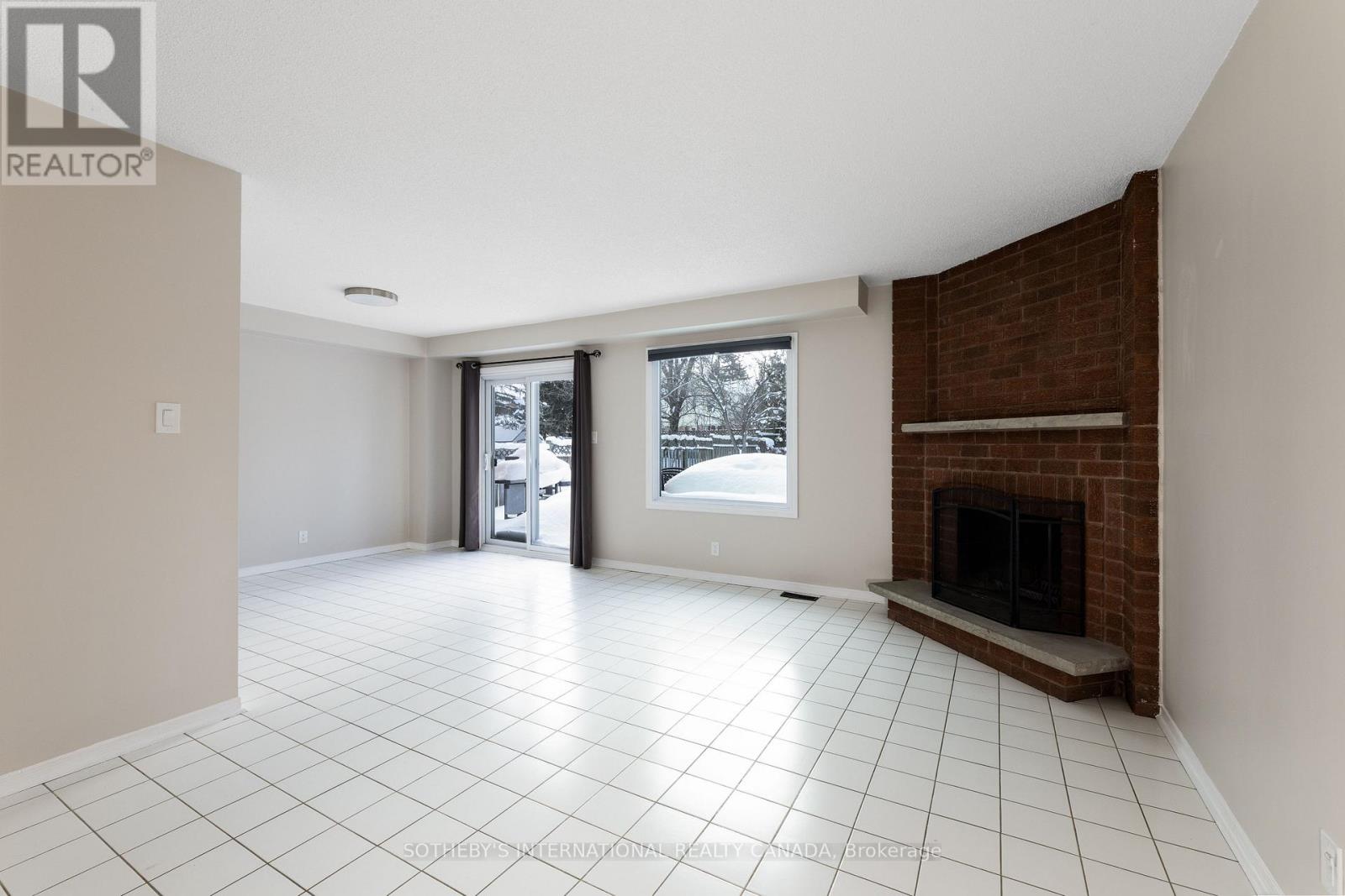 36 Ailsa Drive, Georgina, Ontario  L4P 3N5 - Photo 15 - N12758238