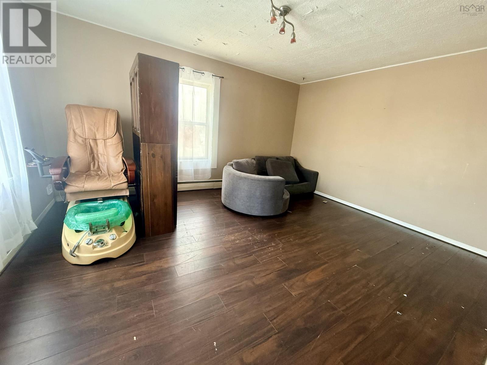 27 Starrs Road, Yarmouth, Nova Scotia  B5A 2S9 - Photo 14 - 202526654