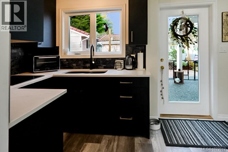 511 Panorama Pl, Parksville, British Columbia  V9P 1A4 - Photo 14 - 1023917