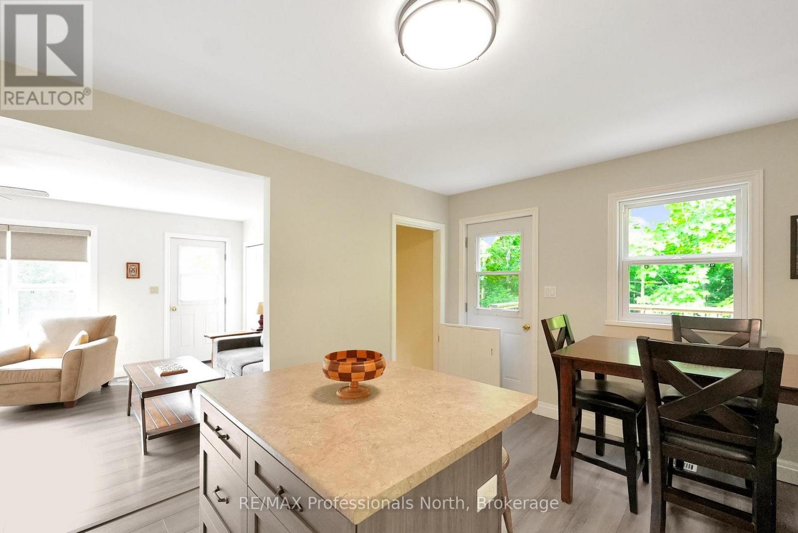 1453 Minnicock Lake Road, Dysart Et Al, Ontario  K0M 1S0 - Photo 22 - X12490266