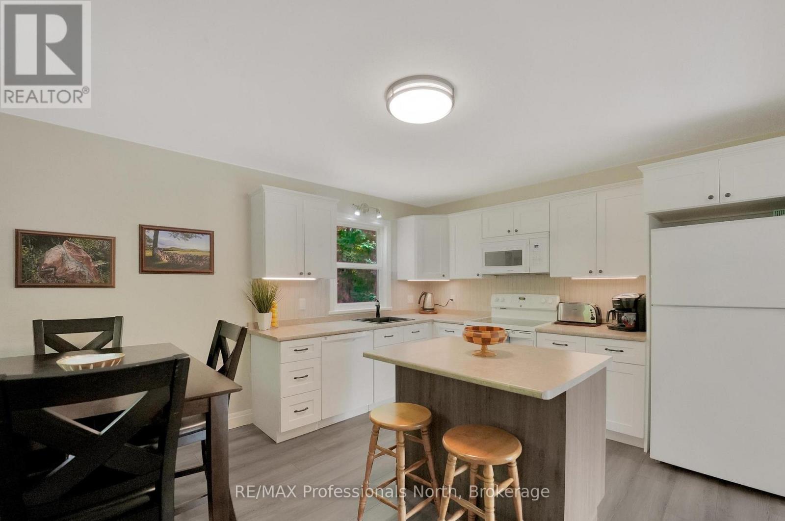 1453 Minnicock Lake Road, Dysart Et Al, Ontario  K0M 1S0 - Photo 20 - X12490266