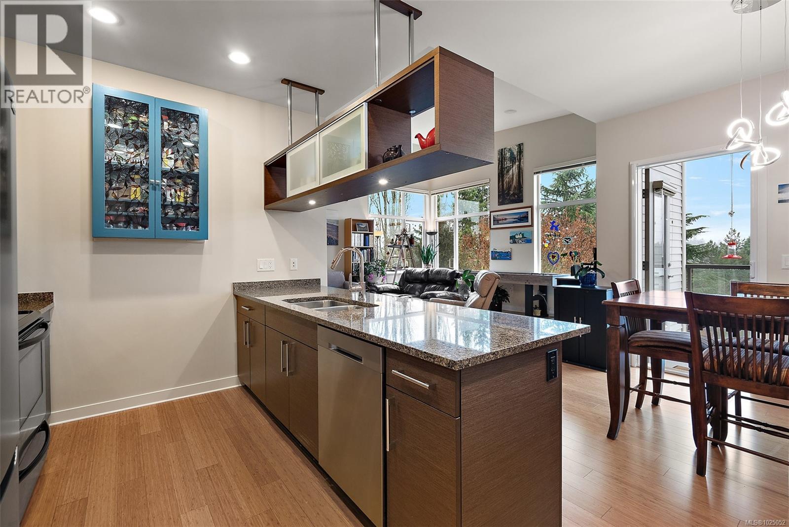 404 4394 West Saanich Rd, Saanich, British Columbia  V8Z 0B5 - Photo 4 - 1025052