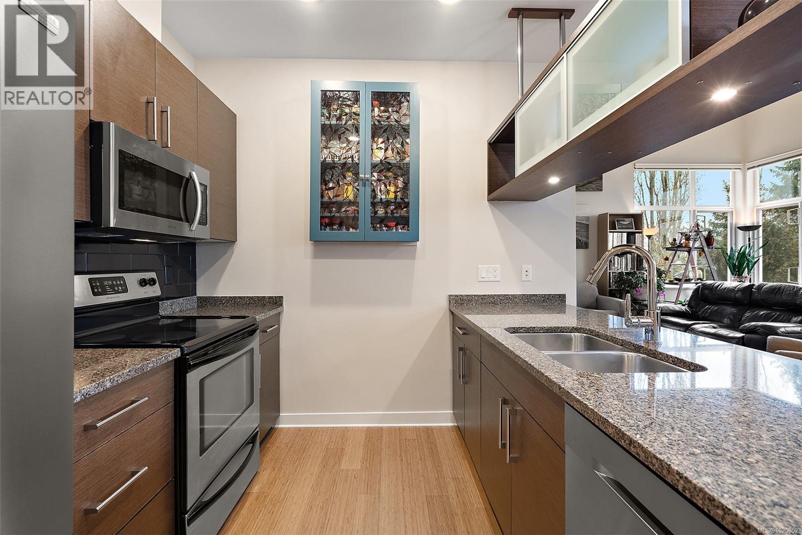 404 4394 West Saanich Rd, Saanich, British Columbia  V8Z 0B5 - Photo 5 - 1025052