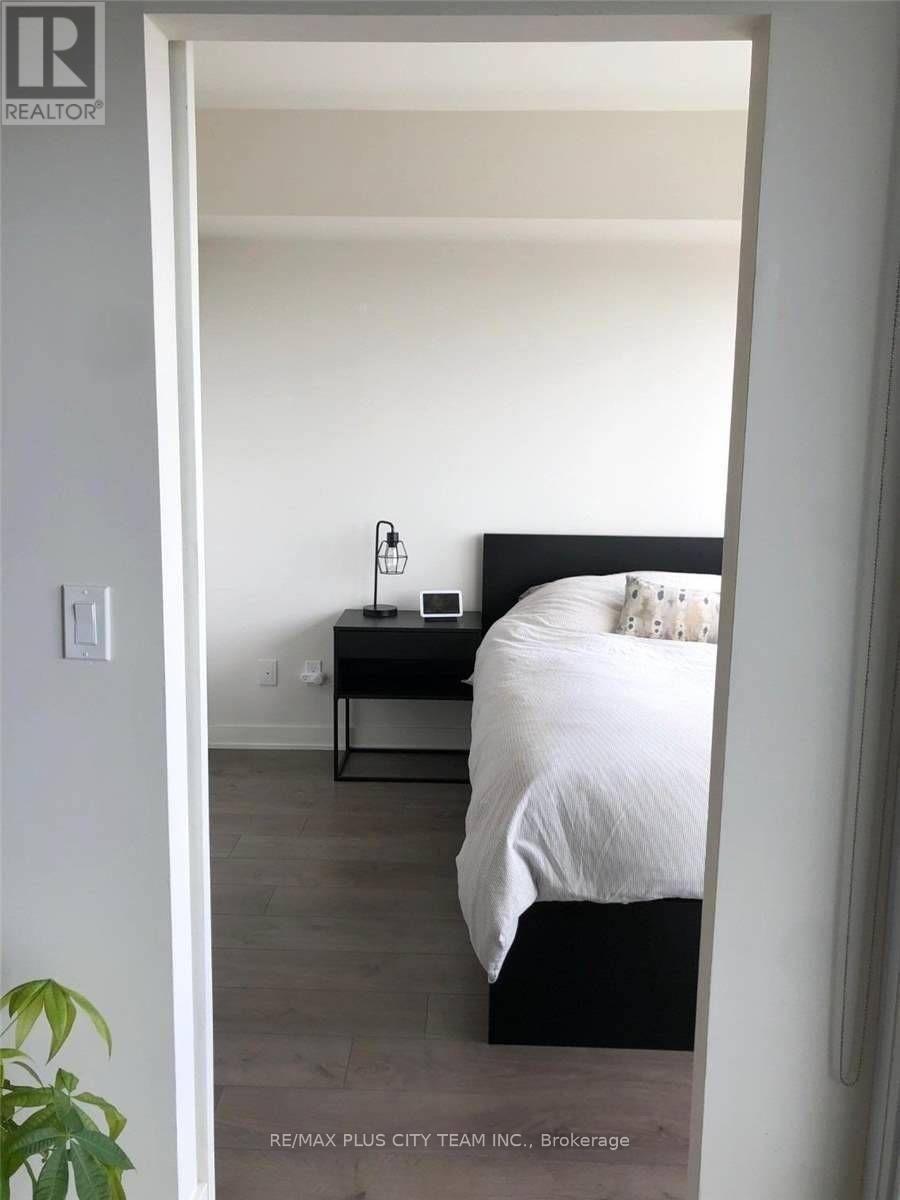 2406 - 2 Sonic Way, Toronto, Ontario  M3C 0P2 - Photo 7 - C12759304