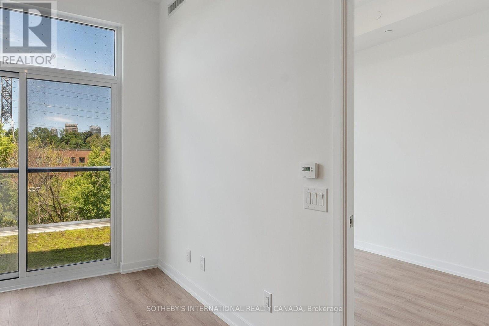 310 - 500 Dupont Street, Toronto, Ontario  M6G 1Y7 - Photo 10 - C12759334