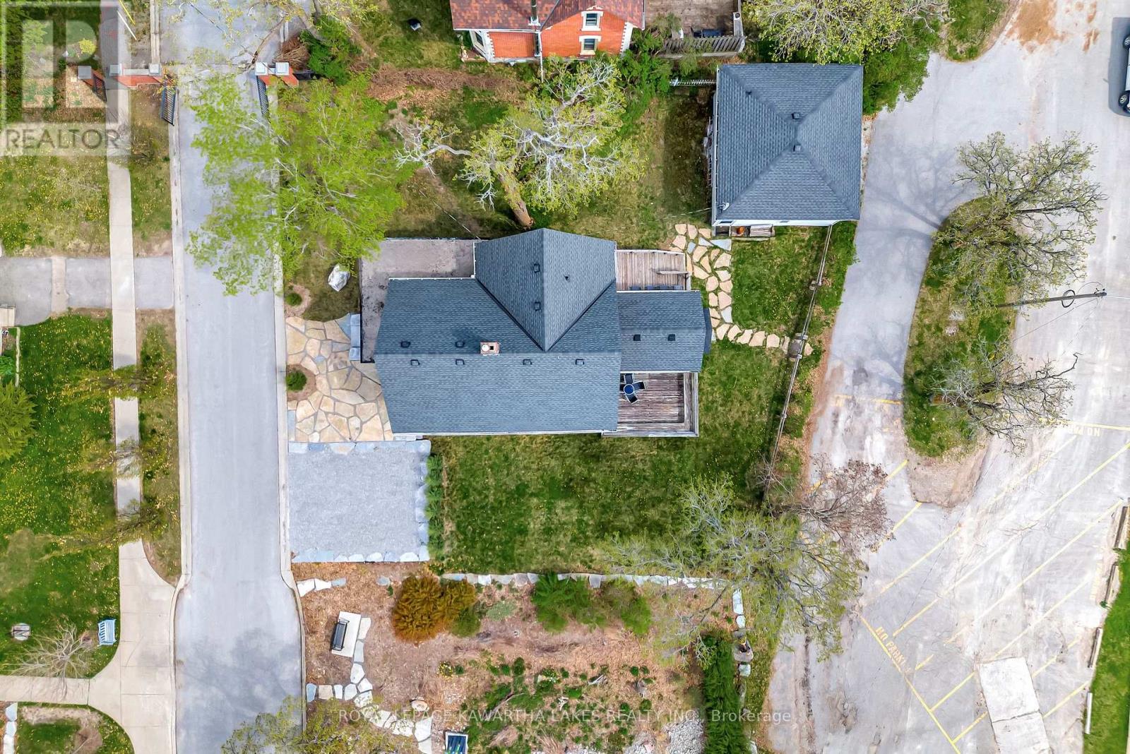 45 Oak Street, Kawartha Lakes (Fenelon Falls), Ontario  K0M 1N0 - Photo 6 - X12759466