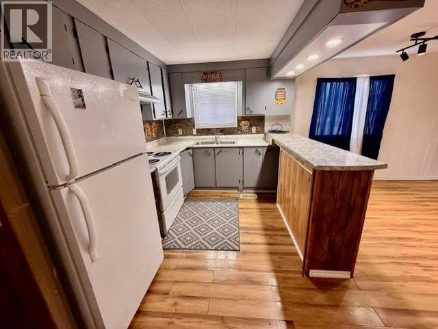 1525 15 Streetcrescent, Wainwright, Alberta  T9W 1K8 - Photo 2 - A2279800