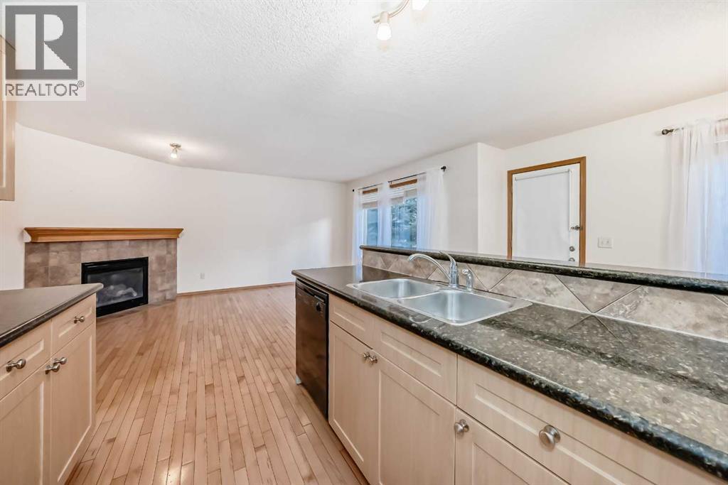 17 Royal Birkdale Crescent Nw, Calgary, Alberta  T3G 5R4 - Photo 7 - A2278941