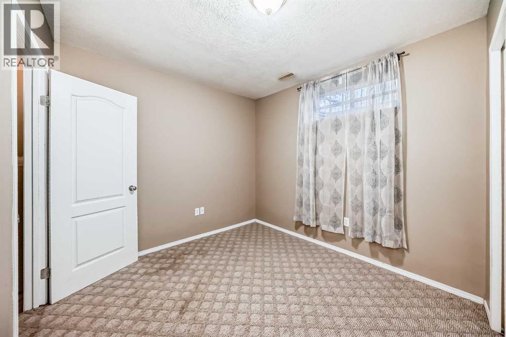 17 Royal Birkdale Crescent Nw, Calgary, Alberta  T3G 5R4 - Photo 37 - A2278941