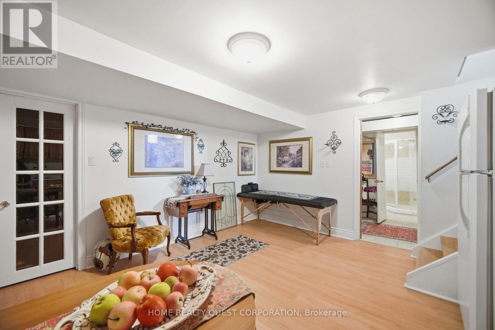 6330 Lorca Crescent, Mississauga (Meadowvale), Ontario  L5N 2J4 - Photo 32 - W12752554