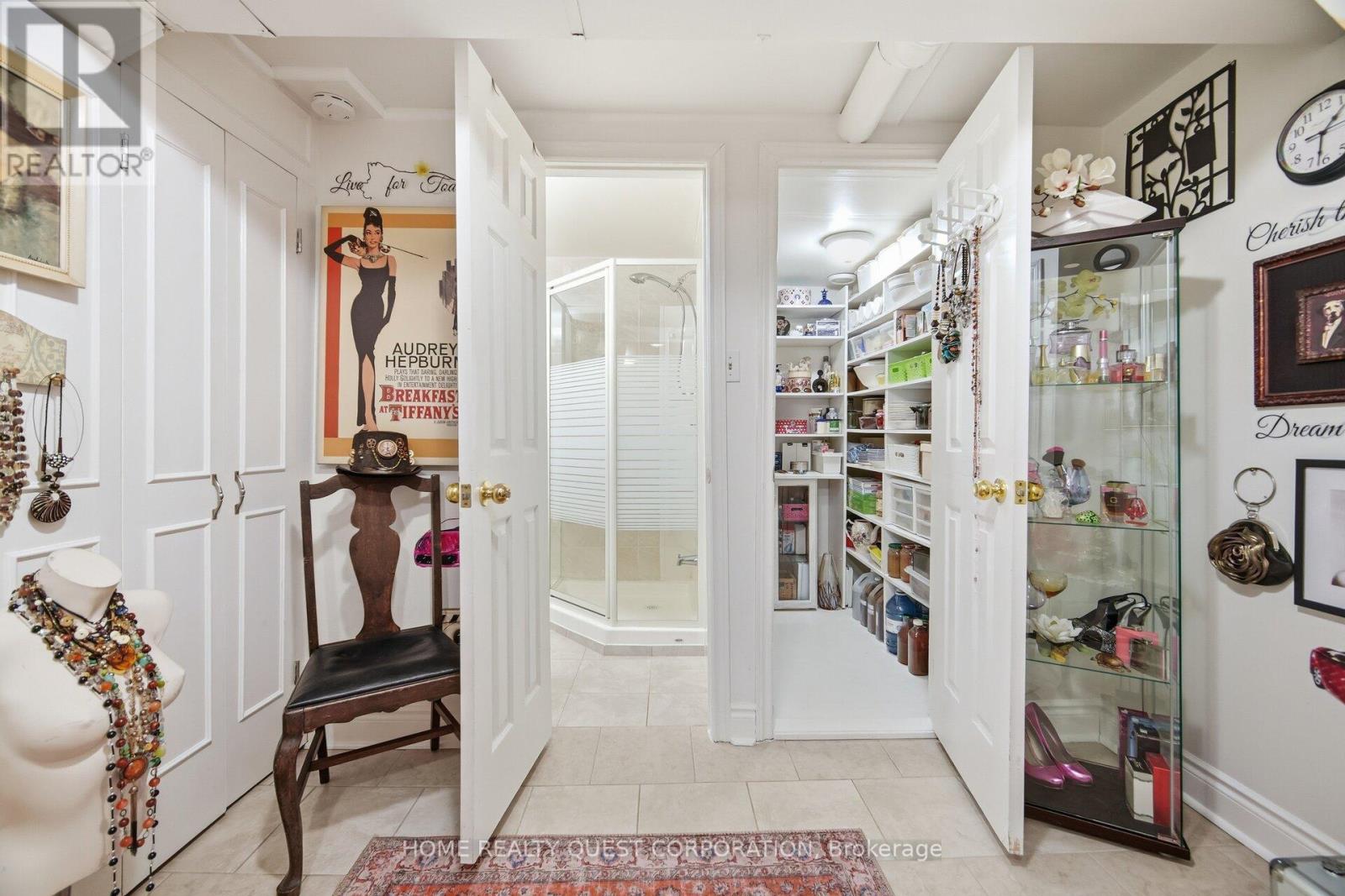 6330 Lorca Crescent, Mississauga (Meadowvale), Ontario  L5N 2J4 - Photo 36 - W12752554