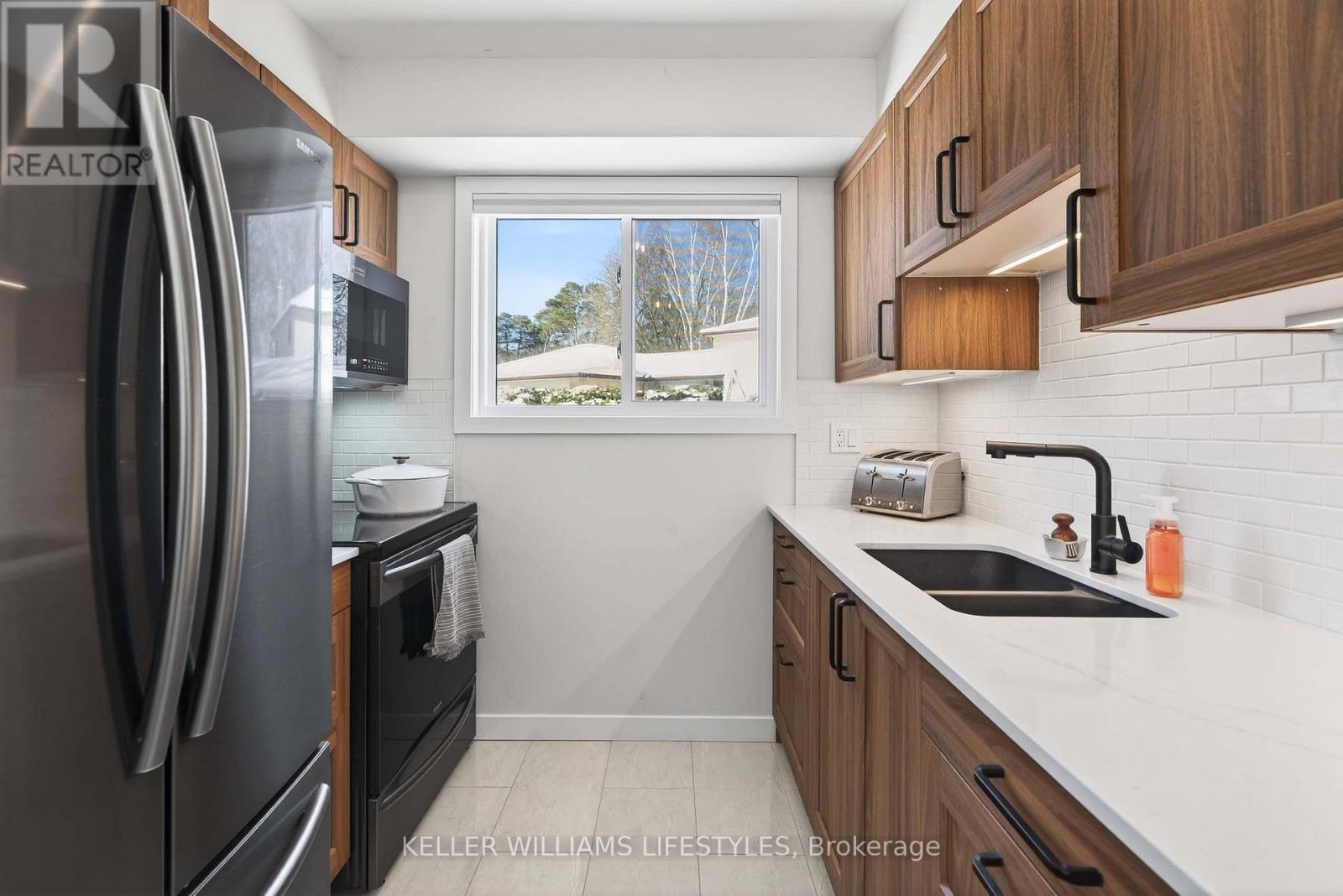 26 Caprice Crescent, London East, Ontario  N5V 3M2 - Photo 15 - X12759472