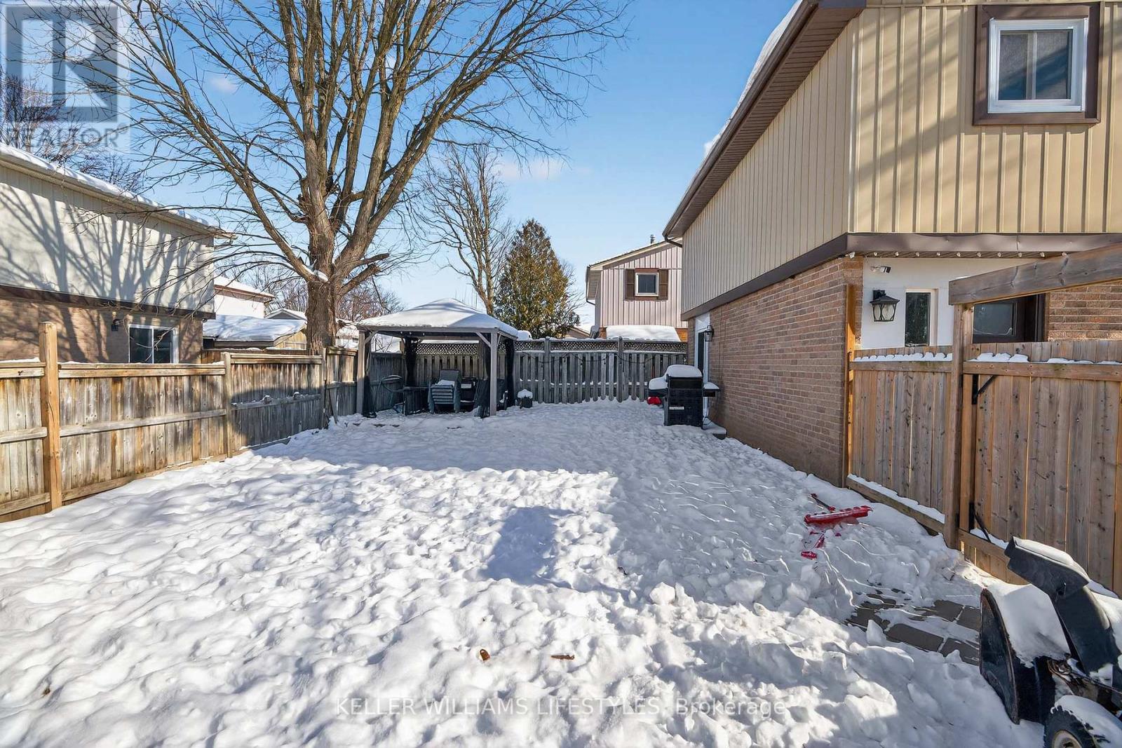 26 Caprice Crescent, London East, Ontario  N5V 3M2 - Photo 5 - X12759472