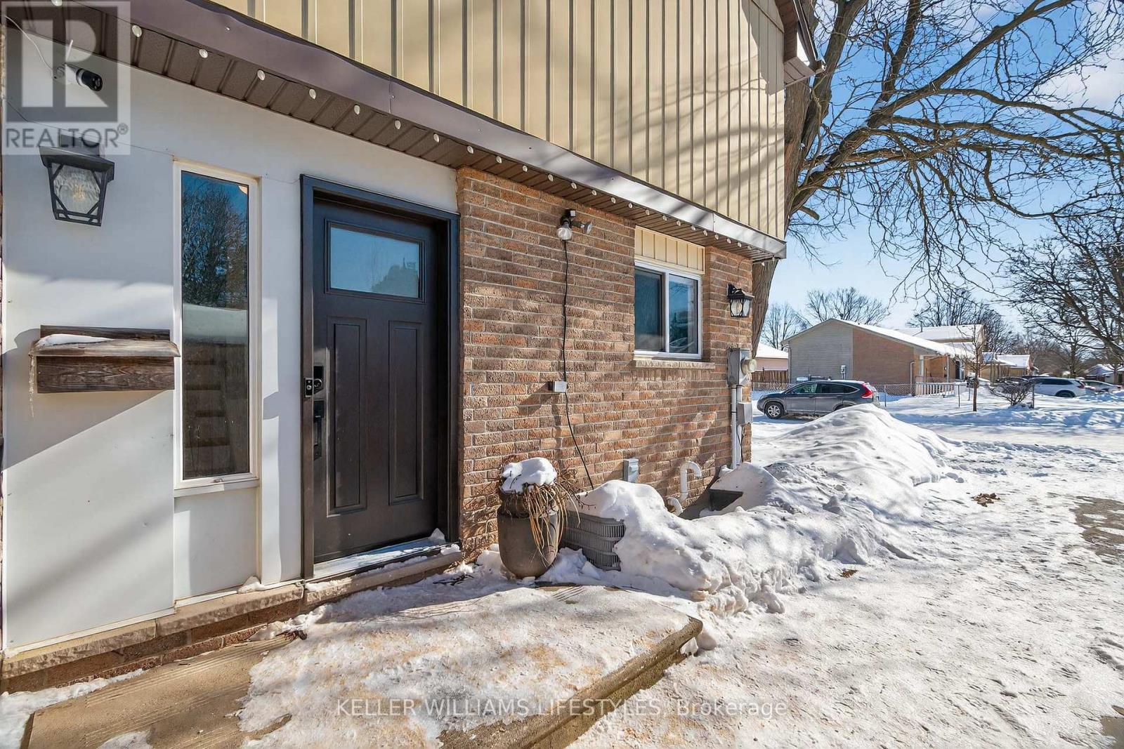 26 Caprice Crescent, London East, Ontario  N5V 3M2 - Photo 8 - X12759472