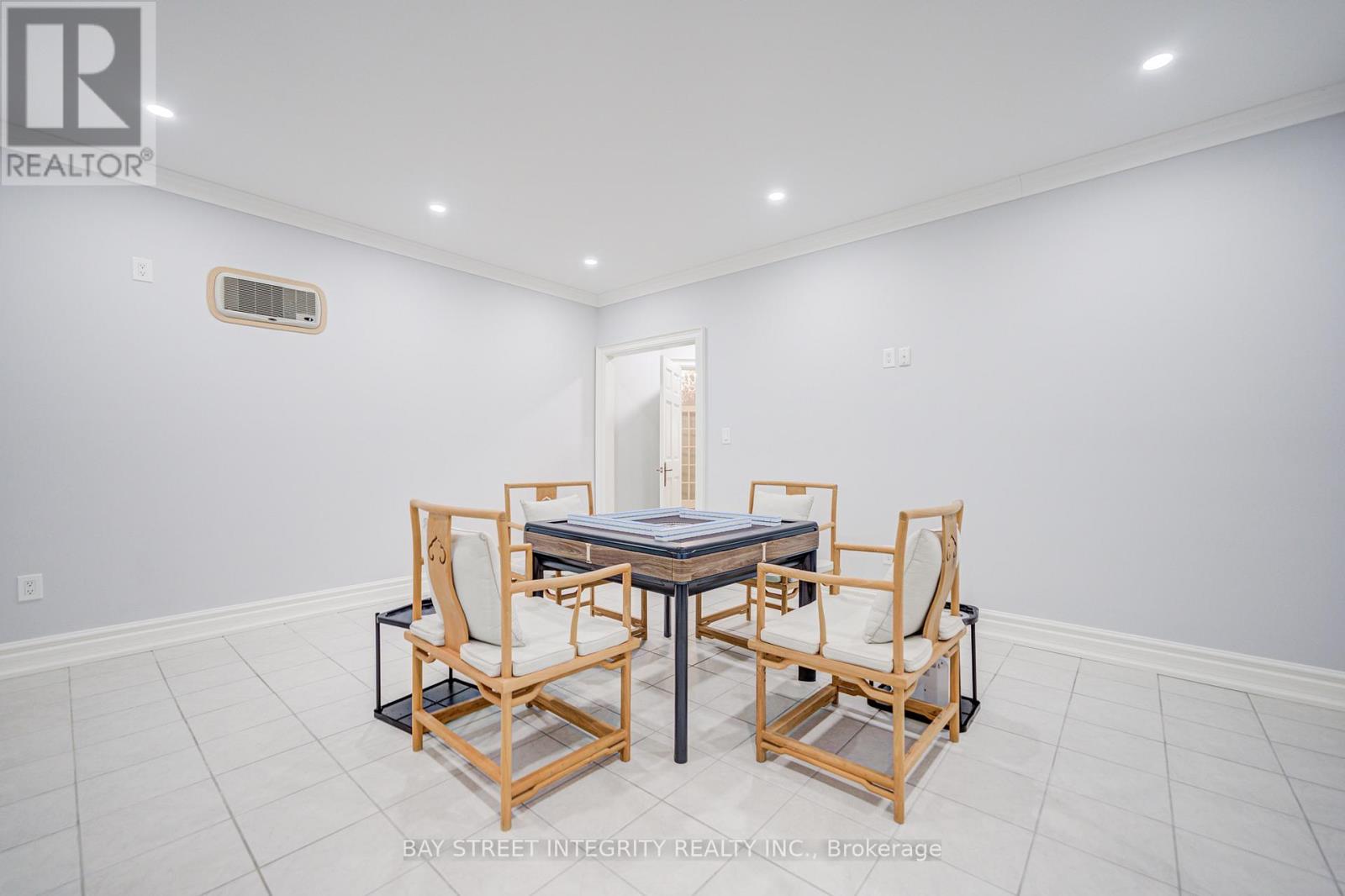 9 Highland Court, Aurora, Ontario  L4G 2S9 - Photo 44 - N12759324