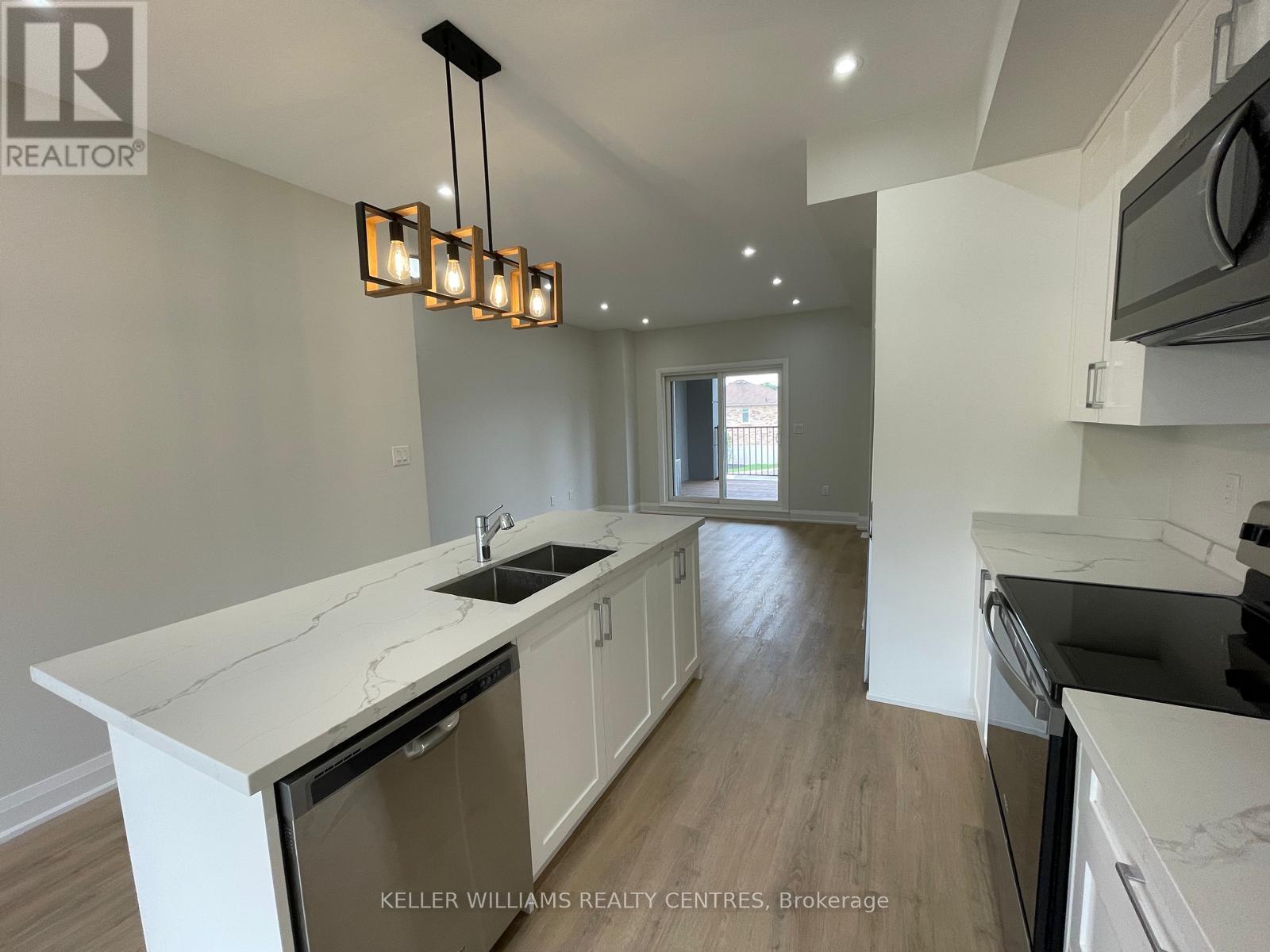 440 Veterans Dr Drive, Barrie (Holly), Ontario  L4N 6A6 - Photo 4 - S12759348