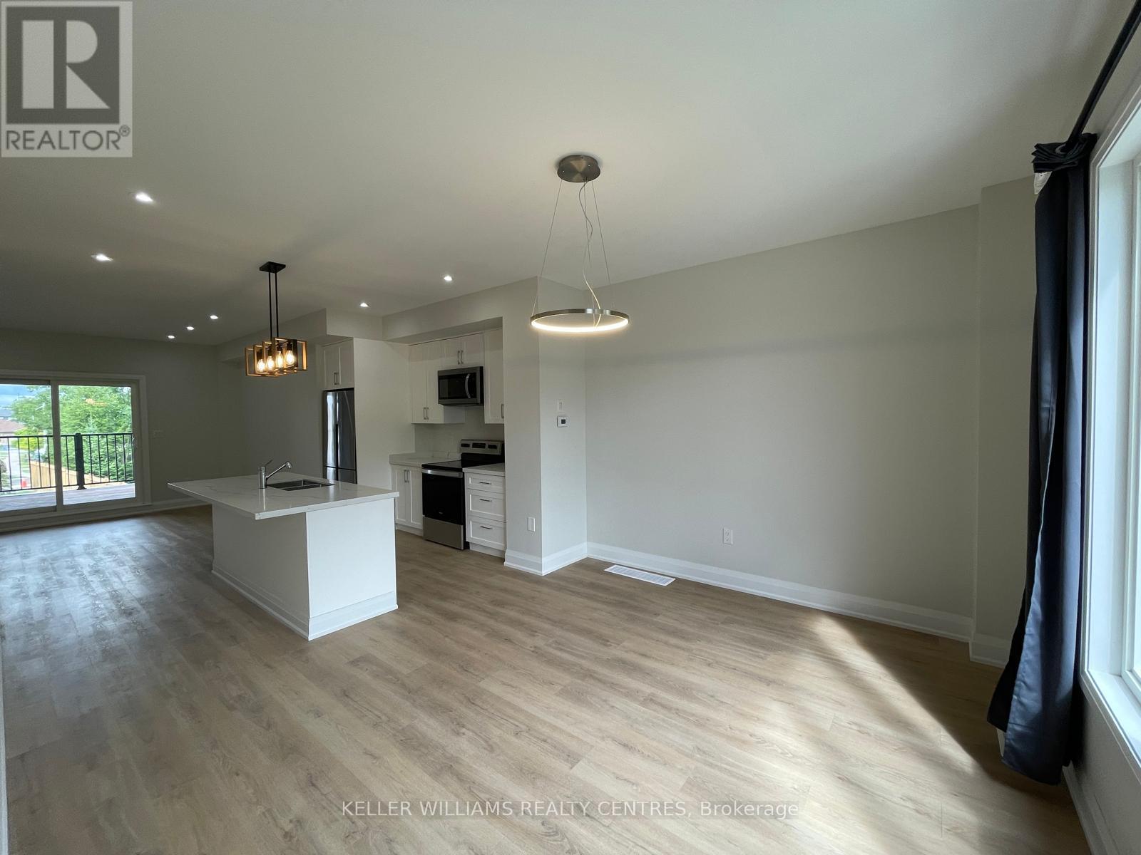 440 Veterans Dr Drive, Barrie (Holly), Ontario  L4N 6A6 - Photo 5 - S12759348