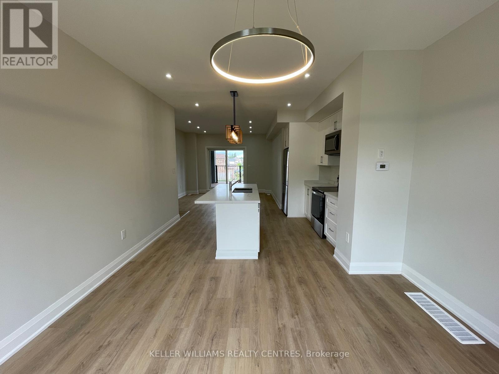 440 Veterans Dr Drive, Barrie (Holly), Ontario  L4N 6A6 - Photo 6 - S12759348