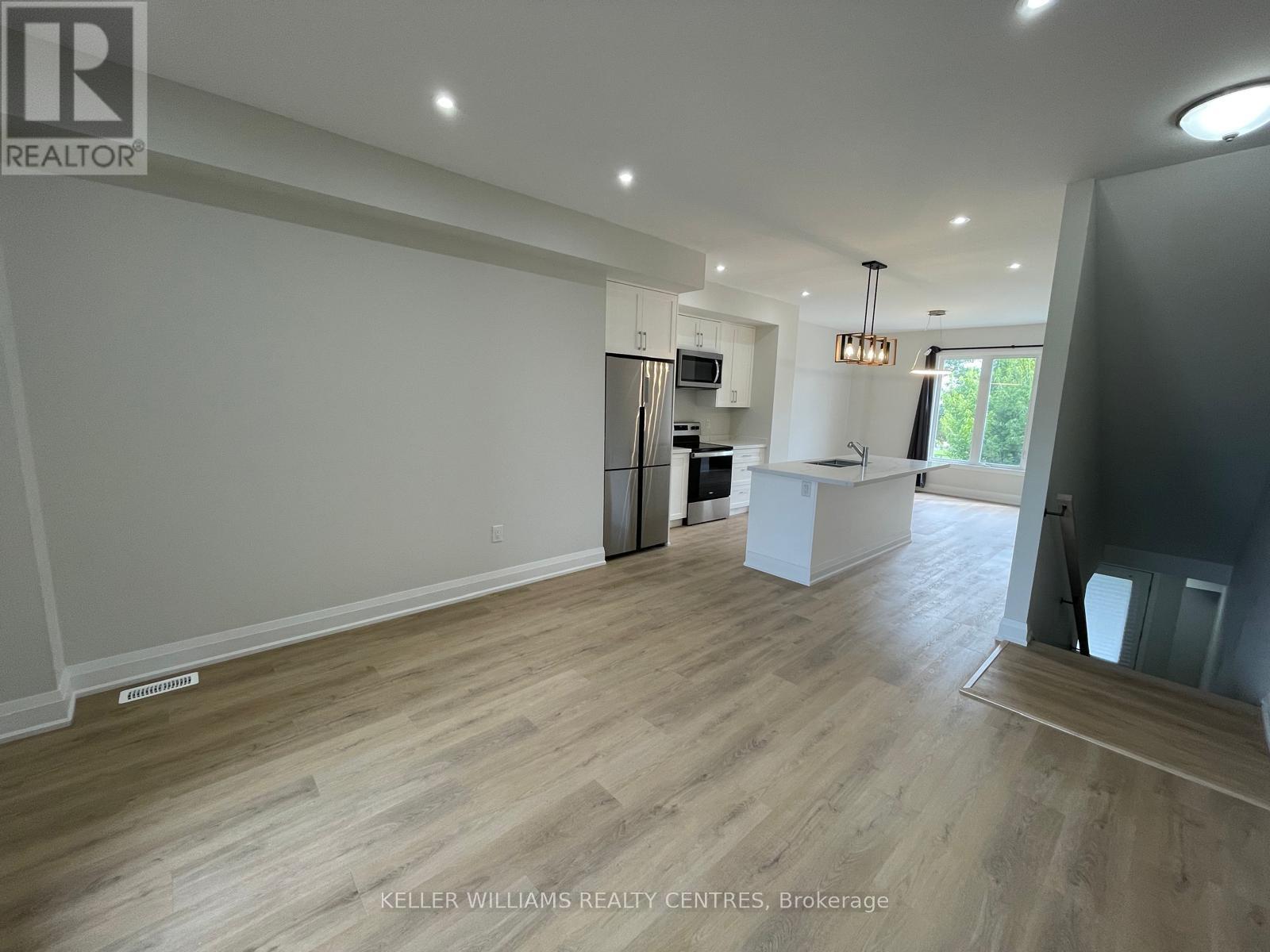 440 Veterans Dr Drive, Barrie (Holly), Ontario  L4N 6A6 - Photo 7 - S12759348