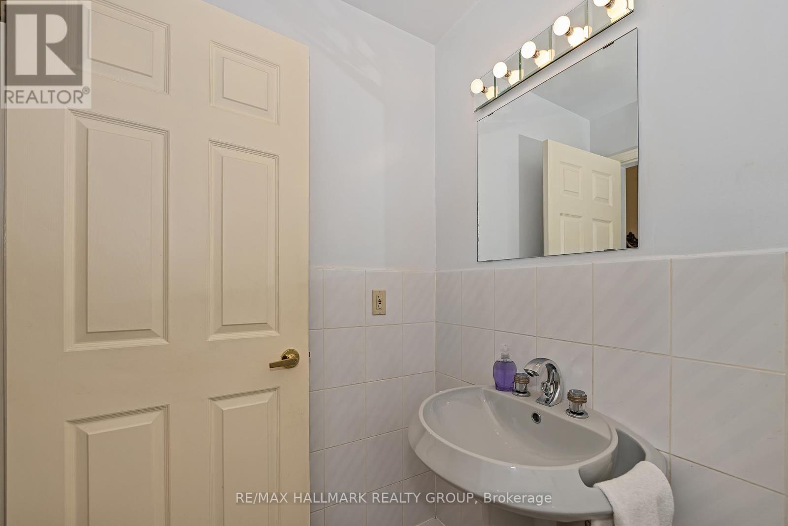4 Elderwood Trail, Ottawa, Ontario  K2S 1C9 - Photo 13 - X12759386