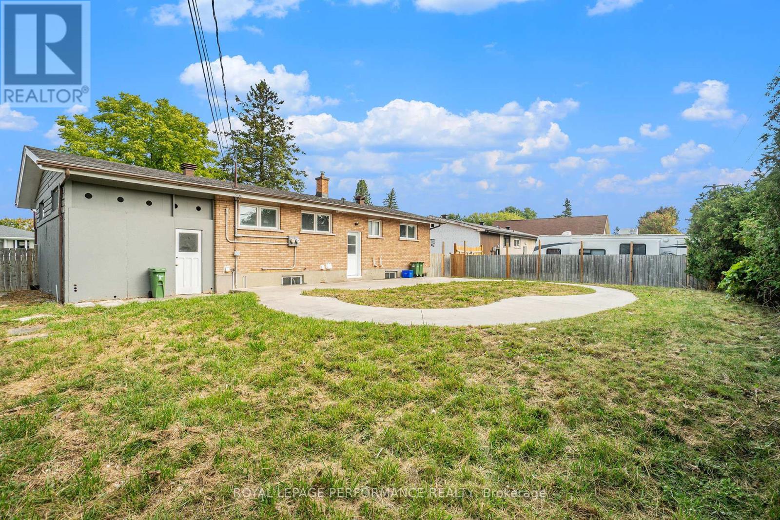 26 Majestic Drive, Ottawa, Ontario  K2G 1C7 - Photo 32 - X12759412